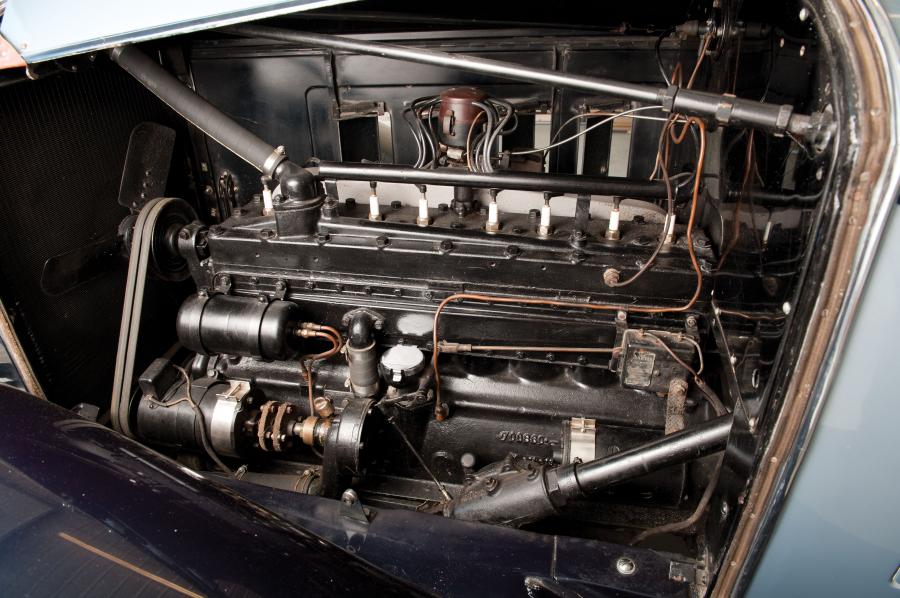  Pierce-Arrow Model 54 Club Brougham 1932 года  (фото 17 из 20)